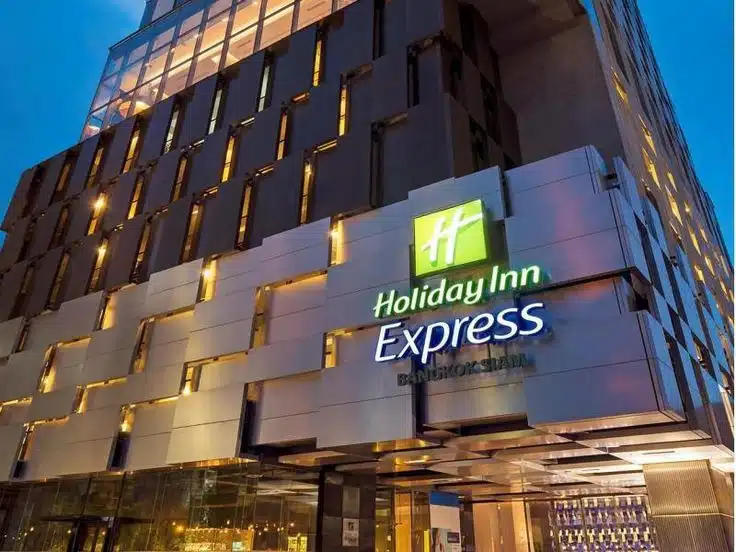 car service to Rogers Stadium